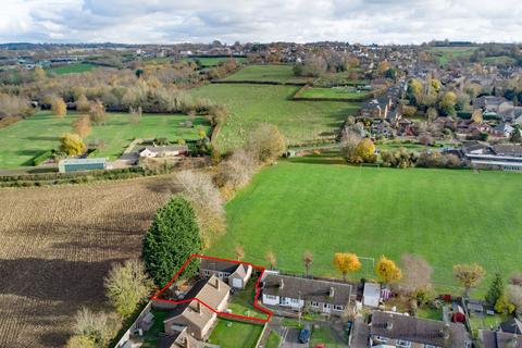 Berryfield Road, Market Harborough LE16 2 bed semi