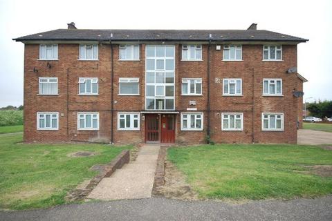 Padnall Road, Romford RM6 3 bed apartment for sale