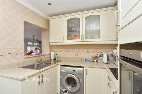 Wimbourne Drive, Rainham, Gillingham... 2 bed semi