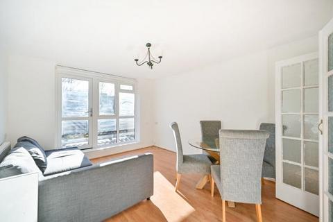 Coniston Close, London, SW20 1 bed flat for sale
