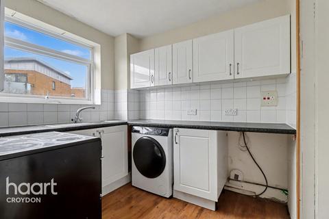 Cotelands, Croydon 2 bed maisonette for sale