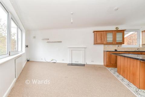 Barden Road, Tonbridge, Kent 2 bed flat for sale