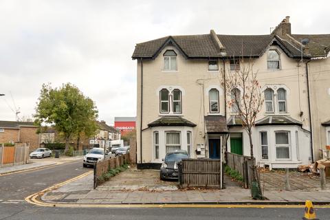 Willoughby Lane, London N17 Studio for sale