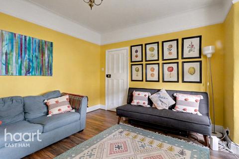 Fourth Avenue, London 3 bed terraced house for sale