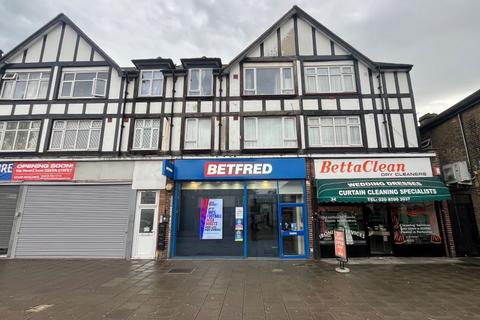 High Road, Romford RM6 2 bed flat for sale