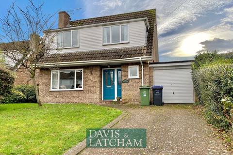 Robin Close, Warminster 3 bed detached house for sale