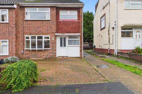 Beverley Rise, Billericay, Essex, CM11 3 bed semi