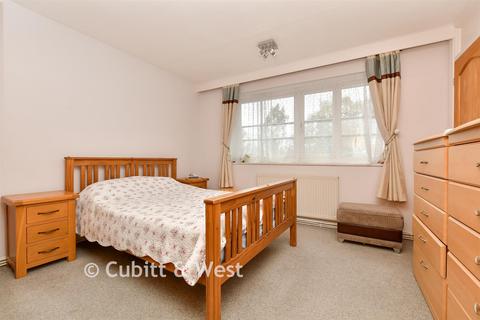 Langley Park Road, Sutton, Surrey 2 bed maisonette for sale