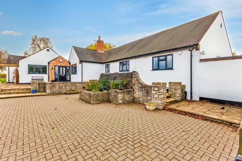 Bishampton Road, Flyford Flavell WR7 5 bed house for sale
