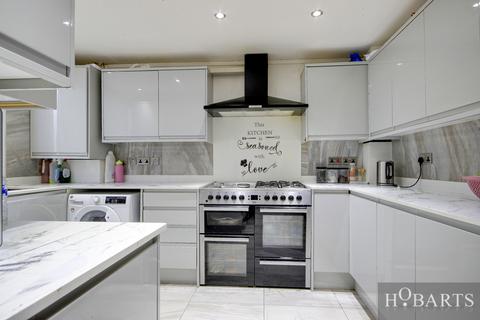 Pellatt Grove, Wood Green, N22 3 bed terraced house for sale
