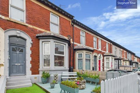 Cheltenham Road, Blackpool, FY1 3 bed flat for sale