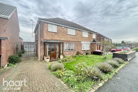 Staveley Road, Luton 3 bed semi