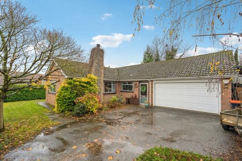 Valley Close, Studham, Bedfordshire 3 bed detached bungalow for sale