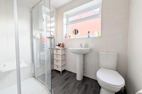 Winster Crescent, Melton Mowbray 3 bed semi