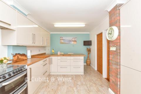 Bedhampton Road, Havant, Hampshire 4 bed semi