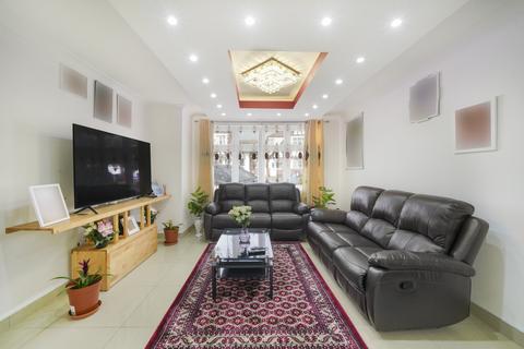 Stilecroft Gardens, Wembley HA0 5 bed semi