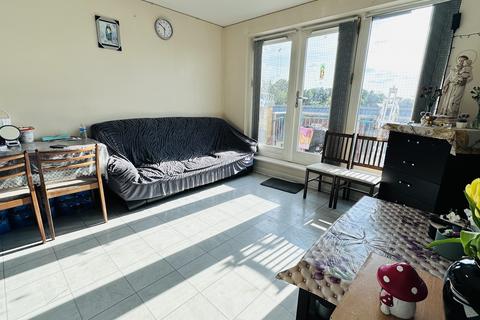 King George Crescent, Wembley HA0 2 bed flat for sale