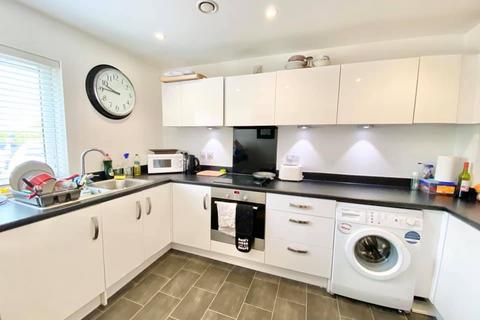 Woodfield Road, Crawley RH10 4 bed terraced house for sale