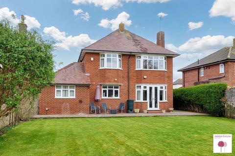 Woodland Road, Weston