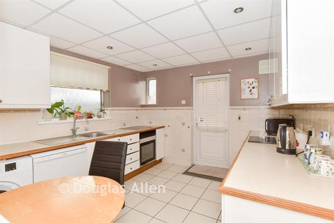 Bruce Grove, Wickford, Essex 2 bed semi