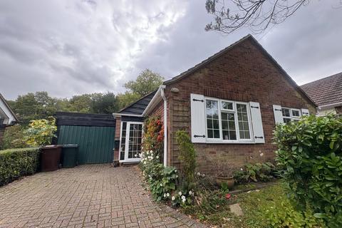 Swain Road, Tenterden, Kent, TN30 2 bed bungalow for sale