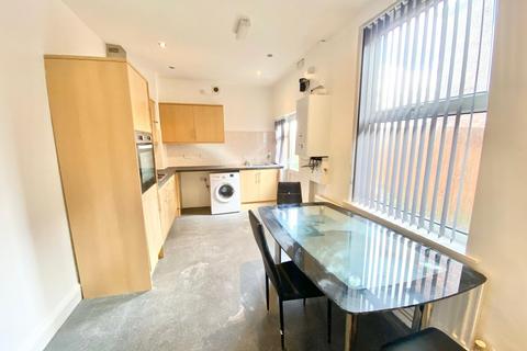 Park Road, Newcastle upon Tyne NE4 4 bed flat for sale