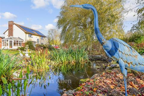 Runwell Road, Wickford, Essex 4 bed detached house for sale