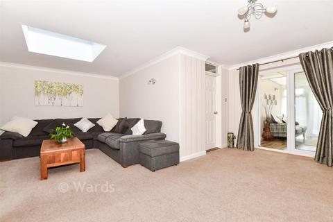 Longfield Place, Maidstone, Kent 3 bed semi