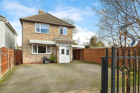 Cross Road, Alcester 3 bed detached house for sale