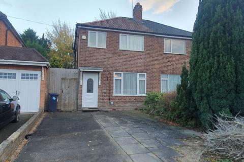 11 Middleton Road, Shirley, Solihull... 3 bed semi
