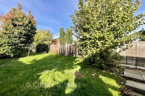 Manning Road, Littlehampton, West Sussex 2 bed semi