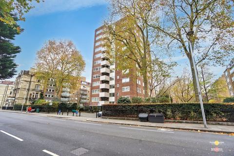 Fulham Road, London SW10 2 bed flat for sale