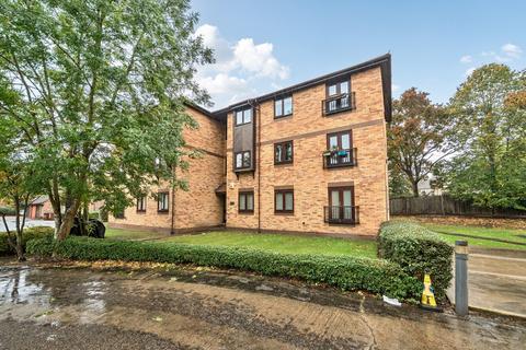 Sheridan Way, Beckenham, Kent, BR3 2 bed flat for sale