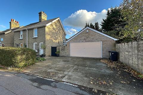 Hitchin Road, Stotfold, Hitchin, SG5 3 bed semi