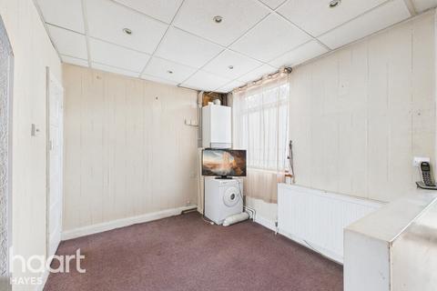 Repton Avenue, Hayes 2 bed end of terrace house for sale