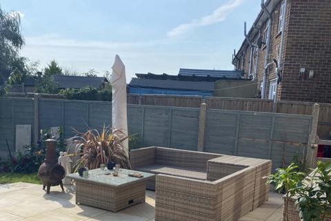 Linden Drive, Sheerness 2 bed maisonette for sale