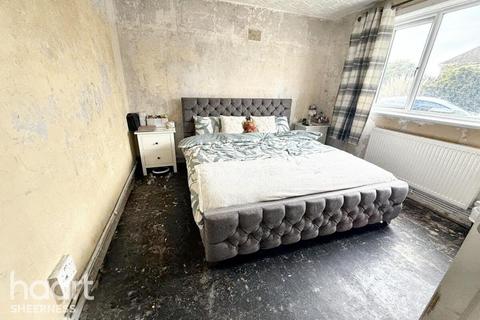 Linden Drive, Sheerness 2 bed maisonette for sale