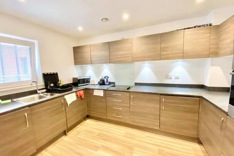 Sciennes, Edinburgh EH9 4 bed flat for sale