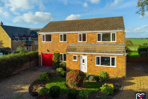 Bakers Lane, Norton NN11 5 bed detached house for sale