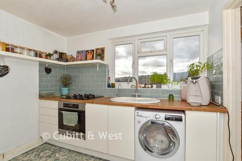 Horsham Road, South Holmwood... 3 bed maisonette for sale