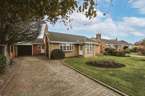 The Lawns, Southport, Merseyside, PR9 3 bed bungalow for sale