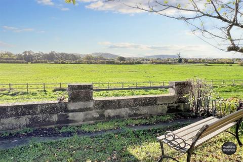 Park Street, St James, Hereford, HR1 2 bed semi