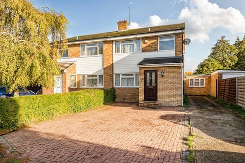 Joel Close, Earley, Reading 3 bed semi