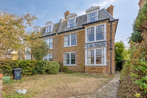 34 Northgate, Hunstanton, Norfolk... 7 bed semi