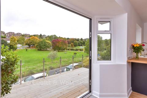 Barn Rise, Brighton, East Sussex 4 bed semi