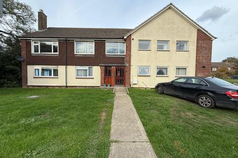 4 Lodden Close, Bicester, Oxfordshire... 2 bed flat for sale