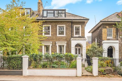 Camden Road, Camden, London 3 bed flat for sale