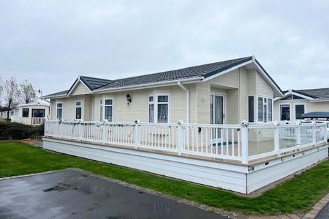 Warners Lane, Selsey, Chichester... 2 bed park home for sale