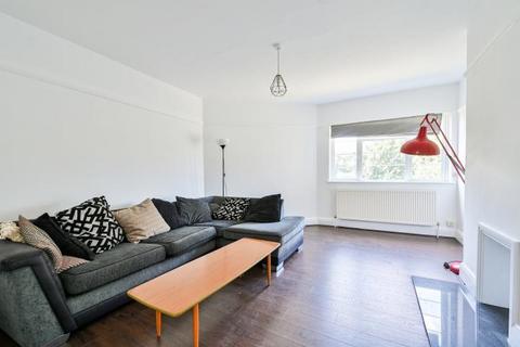 Parklands, Peckham Rye, London, SE22 2 bed flat for sale