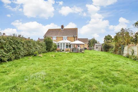 Arnhem Road, Freshwater, Isle of Wight 3 bed semi